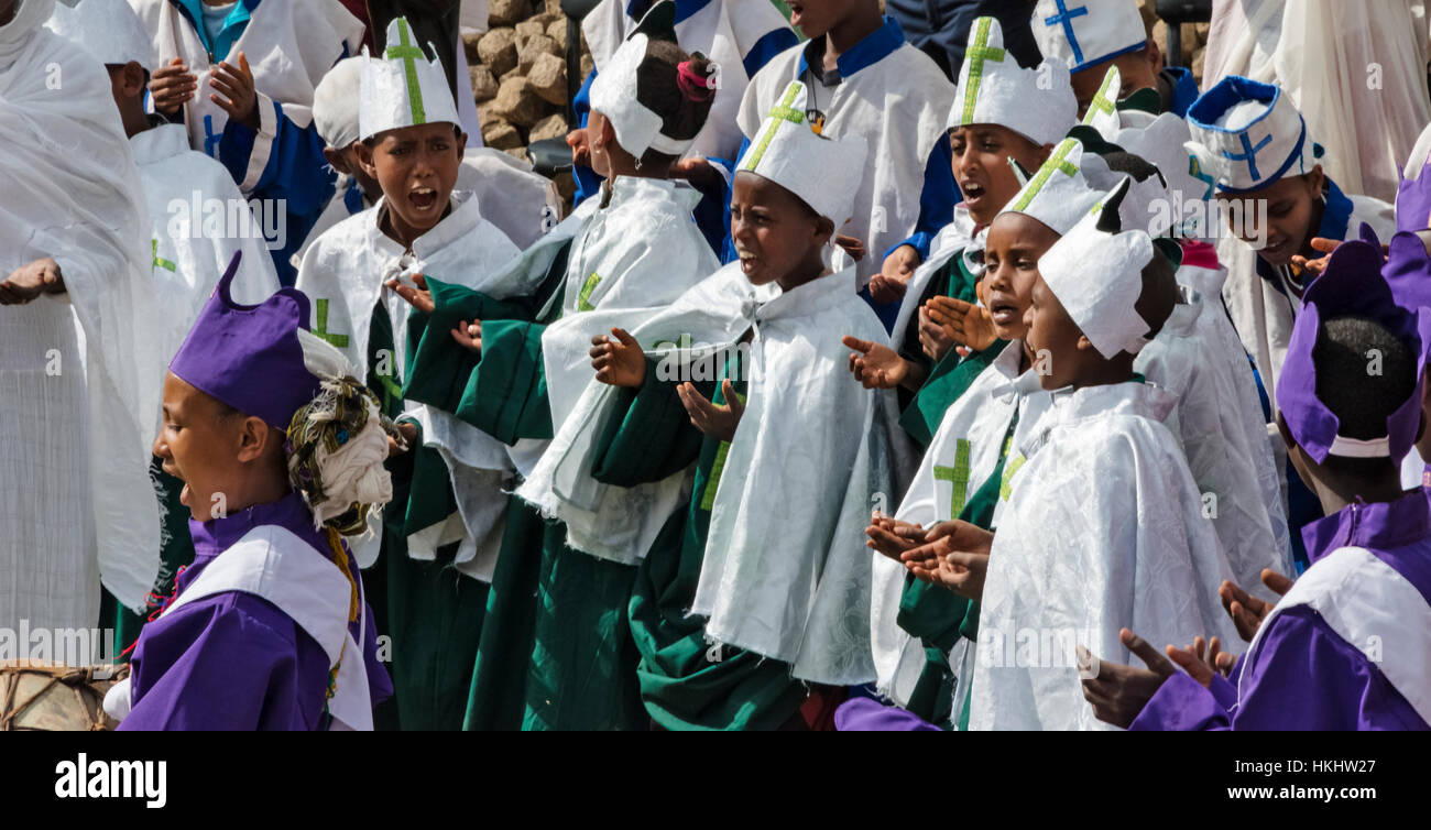 Pilger feiern Meskel Festival, Lalibela, Äthiopien Stockfoto