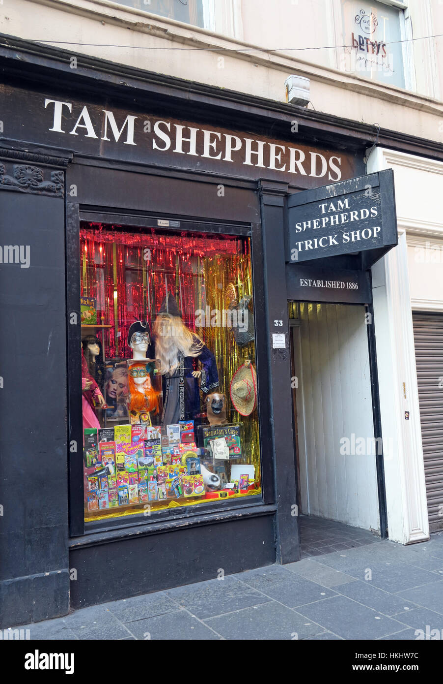 TAM Shephards Glasgow Joke Shop/Trick Shop, 33 Queen St, Glasgow, Schottland, Großbritannien, G1 3EF Stockfoto