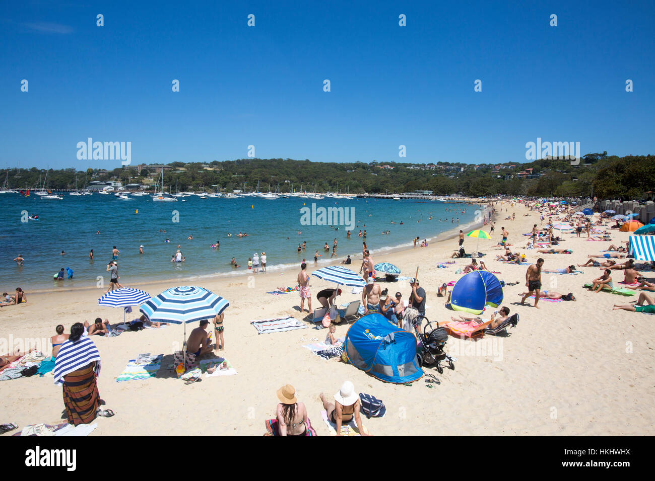 Balmoral Beach und Blick auf den nahen Harbour in Mosman, Sydney, New South Wales, Australien Stockfoto