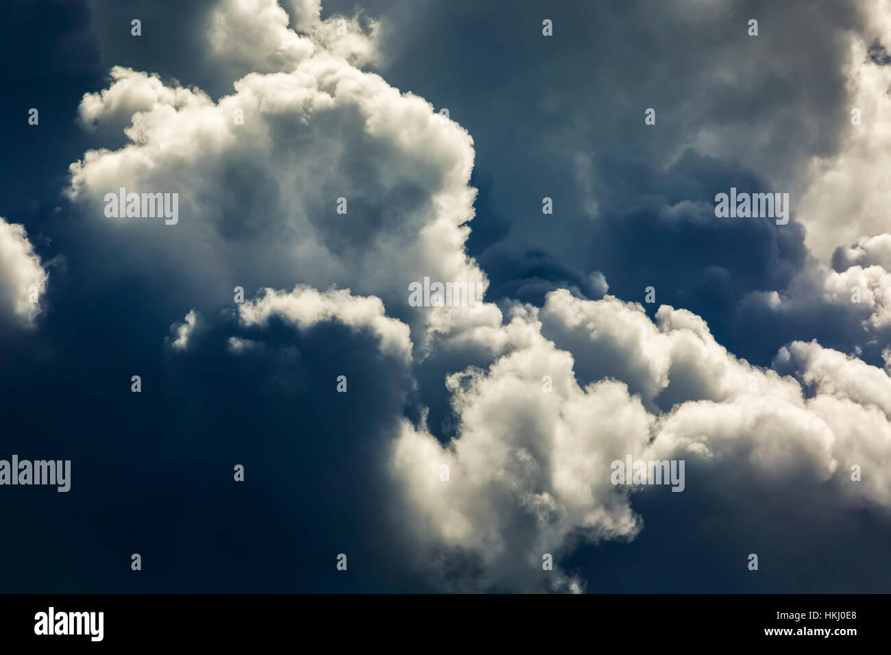 Detail der Gewitterwolken am Himmel; Calgary, Alberta, Kanada Stockfoto