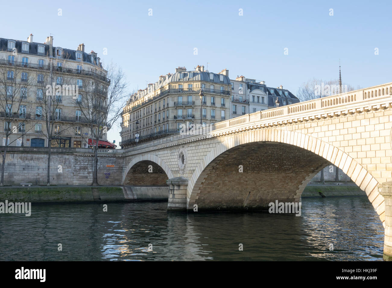 Pont Marie an einem sonnigen Wintertag in Paris, Frankreich Stockfoto