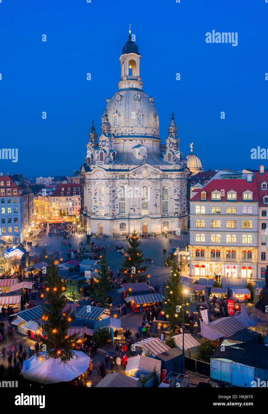 Im Stil der Renaissance historischer Weihnachtsmarkt am Neumarkt gegenüber der Frauenkirche, Dresden, Sachsen, Deutschland Stockfoto