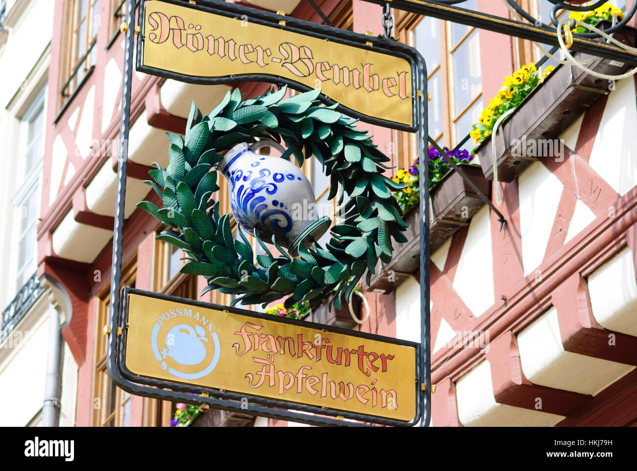 Frankfurt Am Main: Römerberg; Melden Sie sich für ein Apple Wine Tavern, Römer, Hessen, Hessen, Deutschland Stockfoto