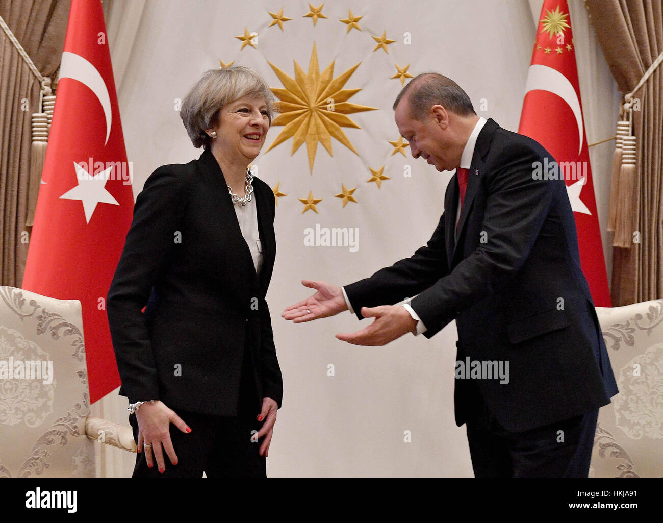 Premierminister Theresa May mit dem Präsidenten der Türkei Recep Tayyip Erdogan im Präsidentenpalast in Ankara, Türkei. Stockfoto