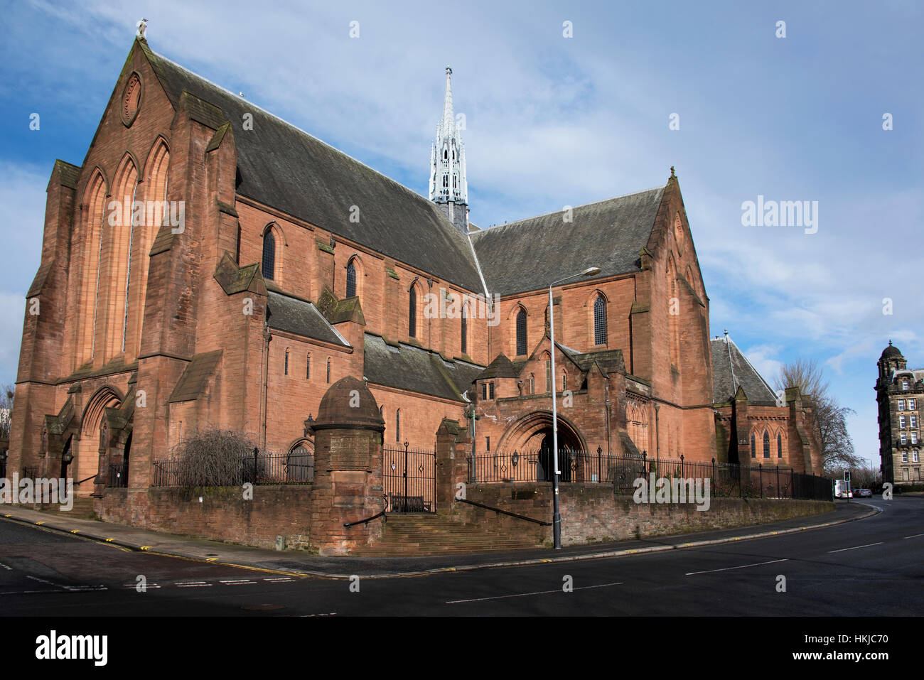 Baronie Hall in Glasgow eine rote Sandstein viktorianischen gotischen Kirche. Stockfoto