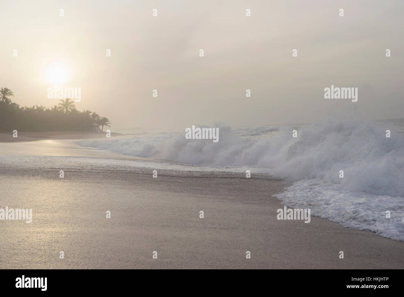 Gezeiten an der Strand, Tangalle, Süden Provinz, Sri Lanka Stockfoto
