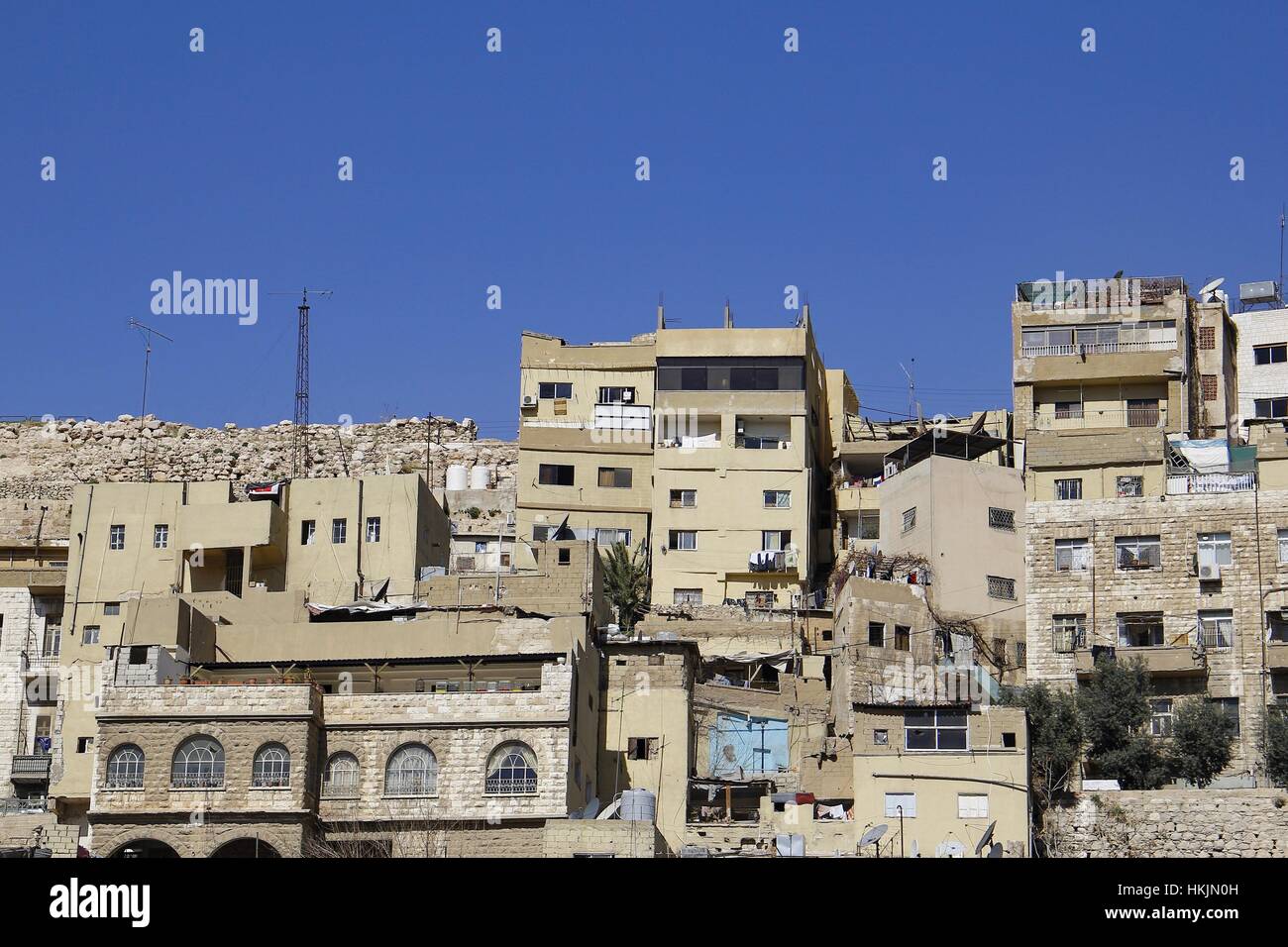 Amman, Jordanien - 8. Februar 2014 die Hauptstadt Jordaniens, Blick auf einen Teil der städtischen Entwicklung im Zentrum Stadt. Stockfoto