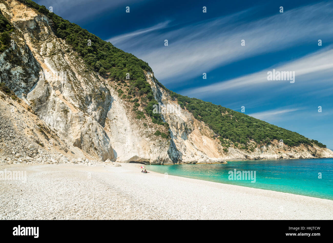 Myrtos Strand, Insel Kefalonia, Griechenland. Schöne Aussicht auf Myrtos Bucht und Strand auf der Insel Kefalonia Stockfoto
