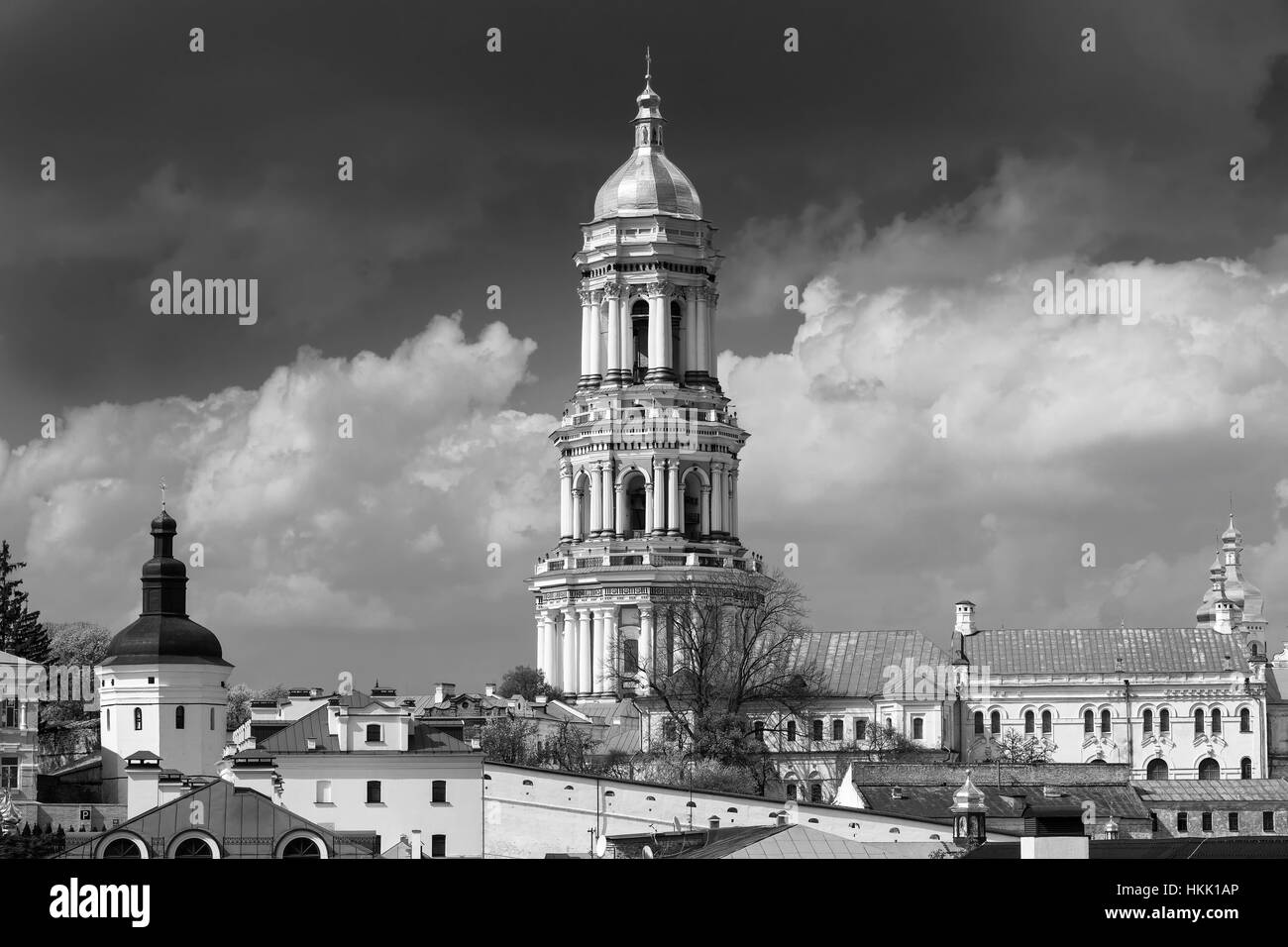 Orthodoxe christliche Kloster, Pechersk Lavra in Kiew auf grünen Hügeln von Petschersk. Kiew-Kloster der Höhlen in der Hauptstadt der Ukraine, Kiew. Stockfoto