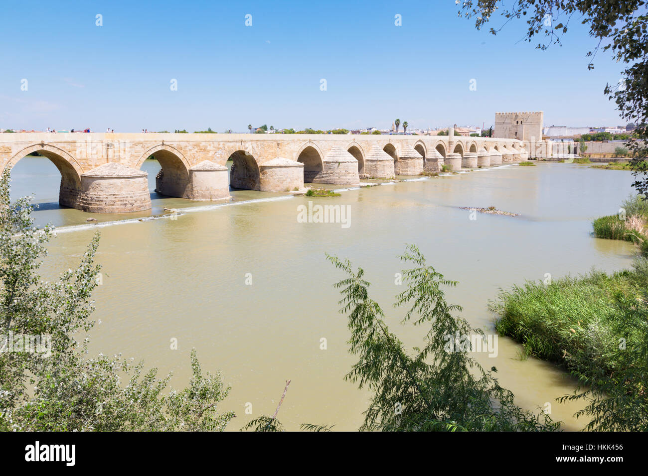 CORDOBA, Spanien - 26. Mai 2015: Die Römerbrücke. Stockfoto