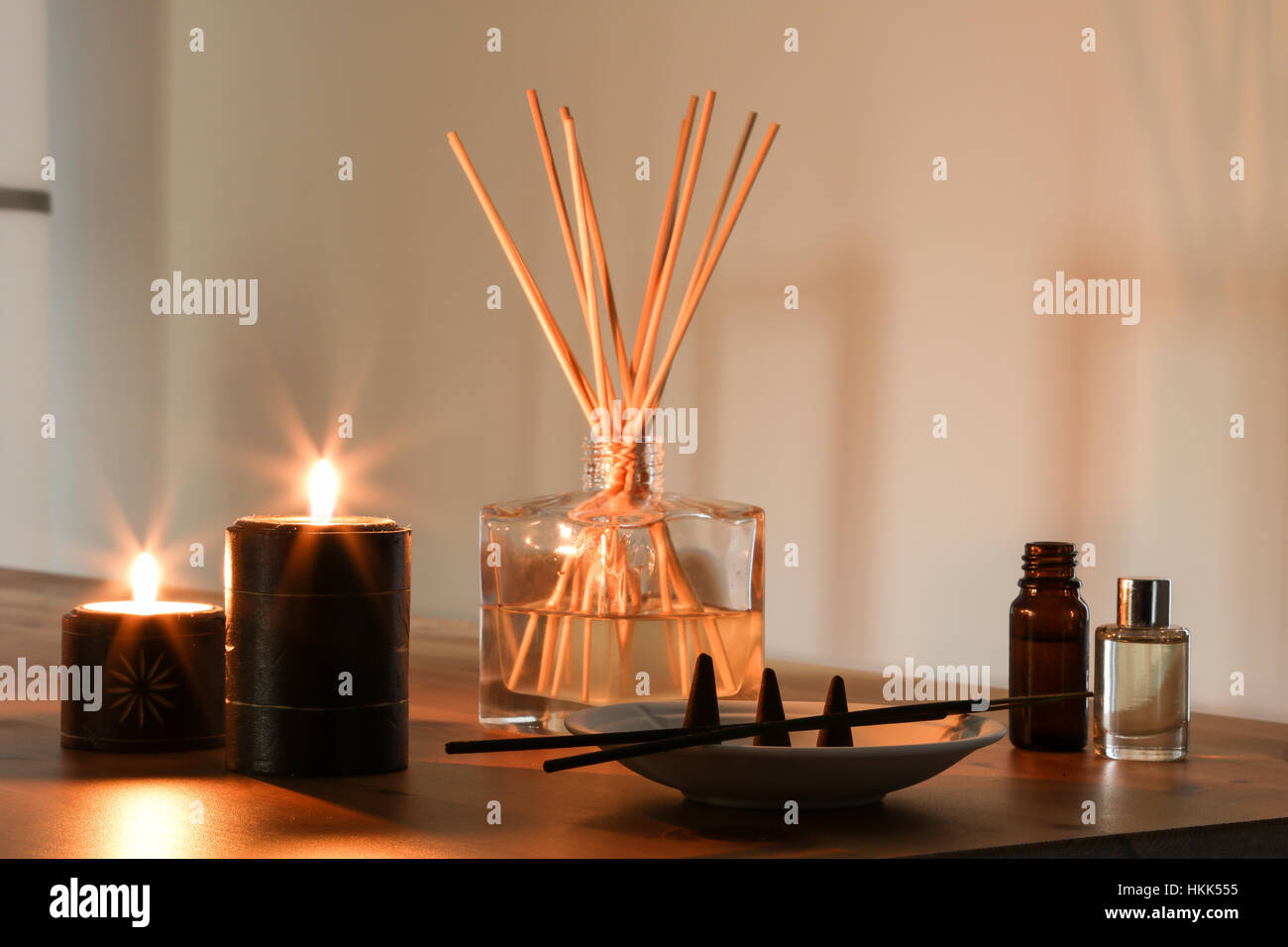 Startseite Duft Atmosphäre Kerzen Weihrauch Duft Geruch Glas Leuchten ruhig Warm rauchigen Stockfoto