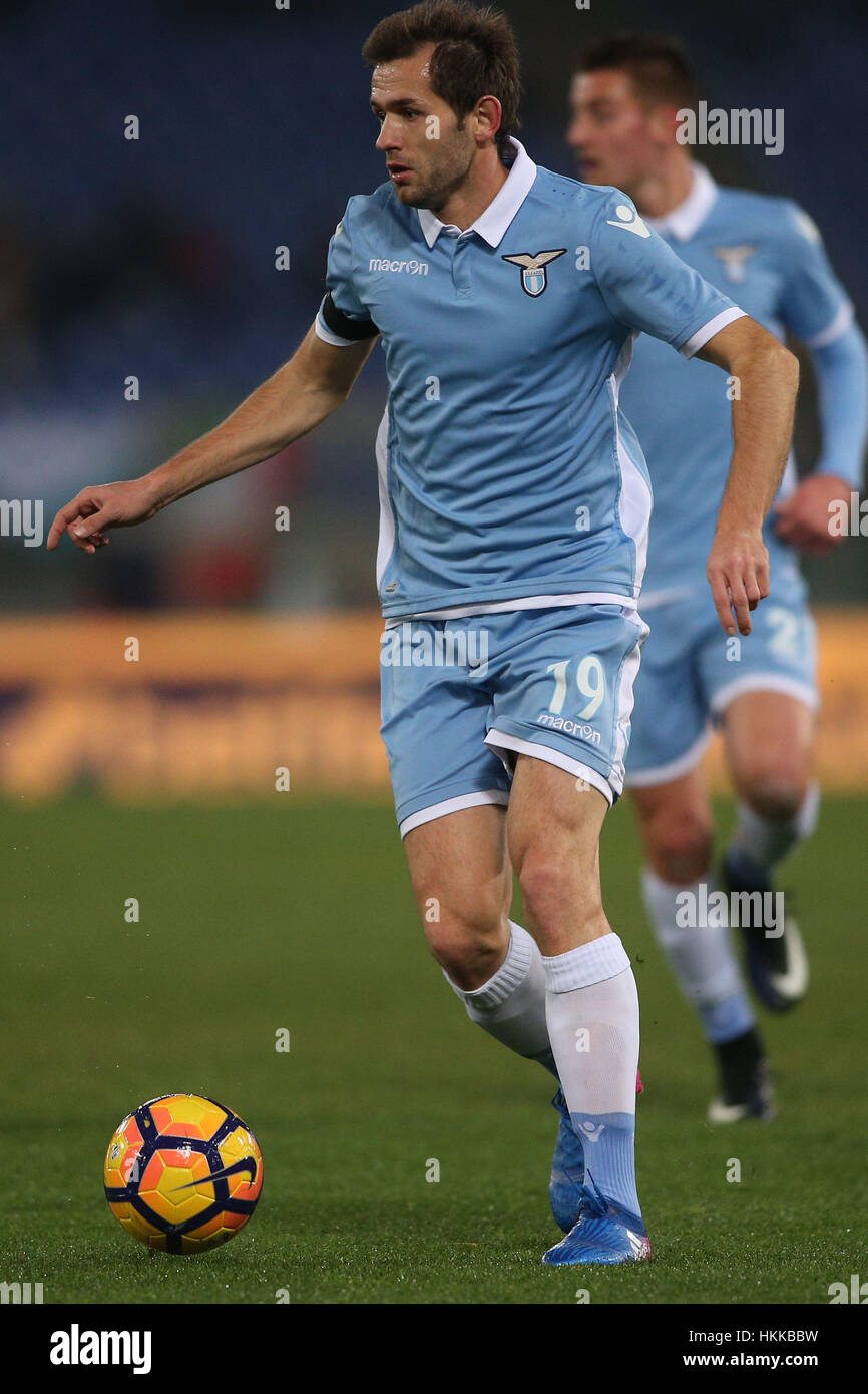 Rom, Italien. 28. Januar 2017. Fußball-Serie Lazio vs. Chievo im Stadio Plimpico in Rom. Lulic in Aktion während des Spiels. Bildnachweis: Marco Iacobucci/Alamy Live-Nachrichten Stockfoto