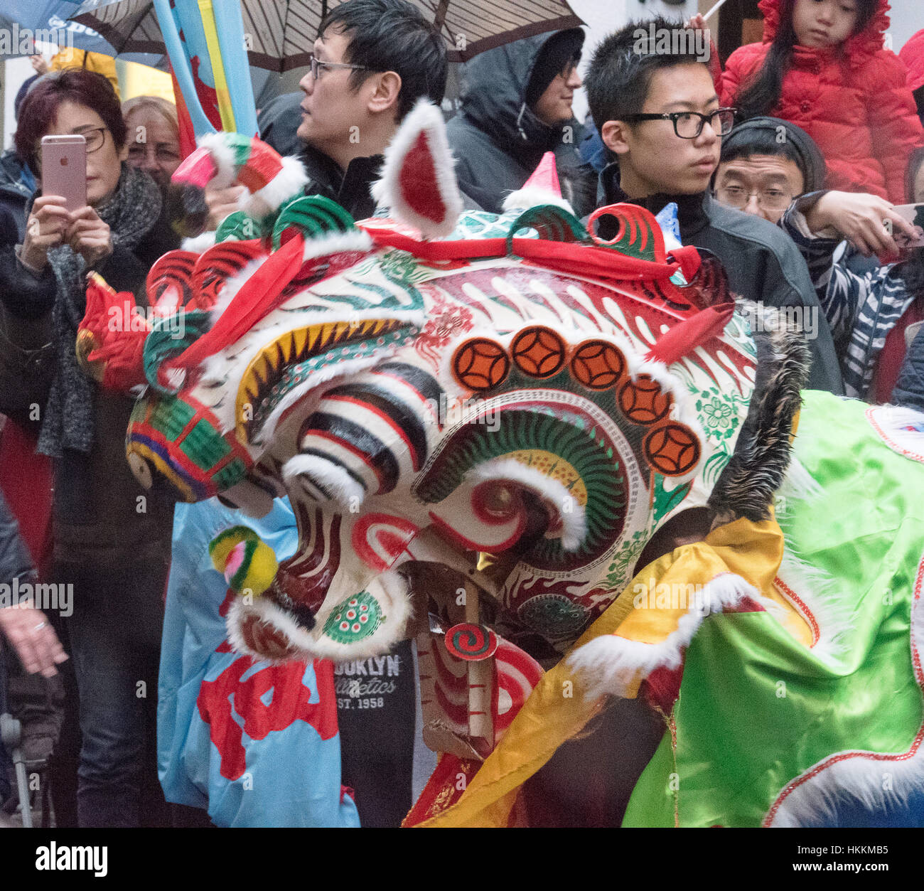 London 29. Drachen in China Town für das chinesische Neujahrsfest London 2017# Credit: Ian Davidson/Alamy Live News Stockfoto