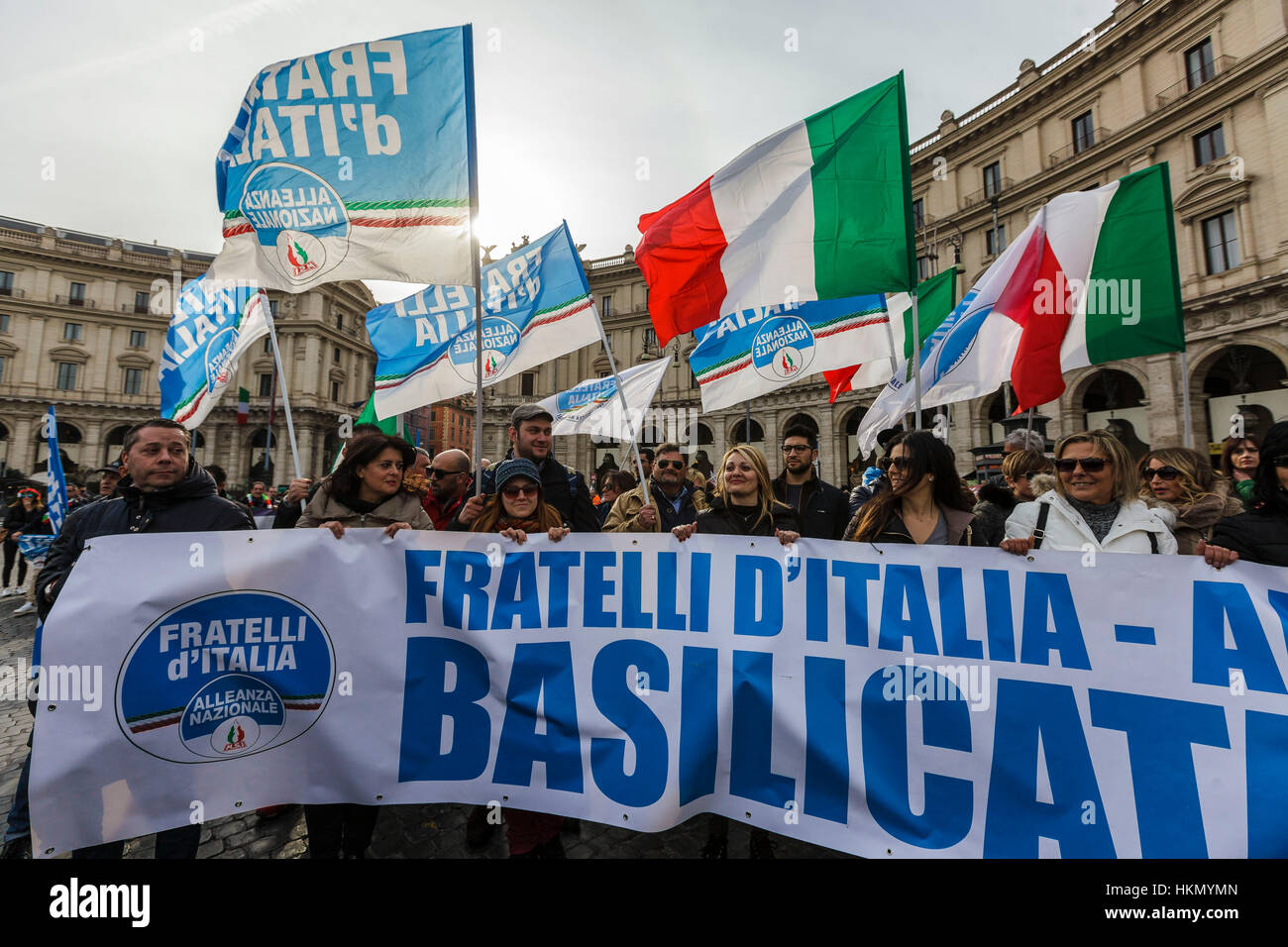 Rom, Italien. 28. Januar 2017. Brüder Italiens - National Alliance, eine italienische rechtsextreme Partei, eine Demonstration nationalen "L'Italia Sovrana in Piazza" bitten Neuwahlen in diesem Jahr in Rom, Italien. Bildnachweis: Giuseppe Ciccia/Pacific Press/Alamy Live-Nachrichten Stockfoto