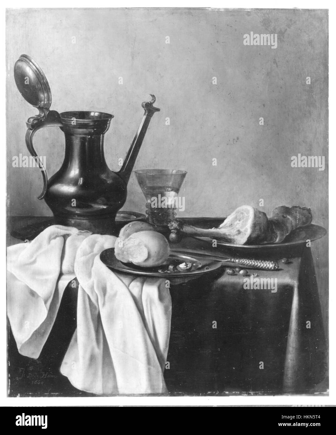 Das Stillleben-Gemälde *Frühstück* von Pieter de Heem, bekannt für seine detaillierte Darstellung von Alltagsgegenständen, zeigt Früchte, Blumen und fein angeordnete Lebensmittel. Seine Beherrschung der Textur und Beleuchtung in diesem Genre spiegelt die Betonung des Barock auf Realismus und materiellen Reichtum wider. Stockfoto