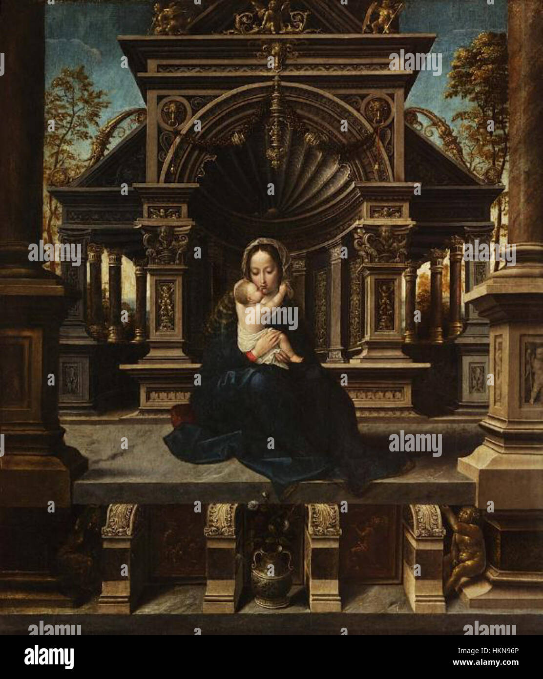 Madonna und Kind thront von Bernard van Orley ist ein Renaissance-Gemälde, das die Jungfrau Maria und das Jesuskind auf einem Thron darstellt. Das Werk ist bekannt für seine emotionale Intensität und seine feinen Details, typisch für van Orleys religiöse Kompositionen. Stockfoto