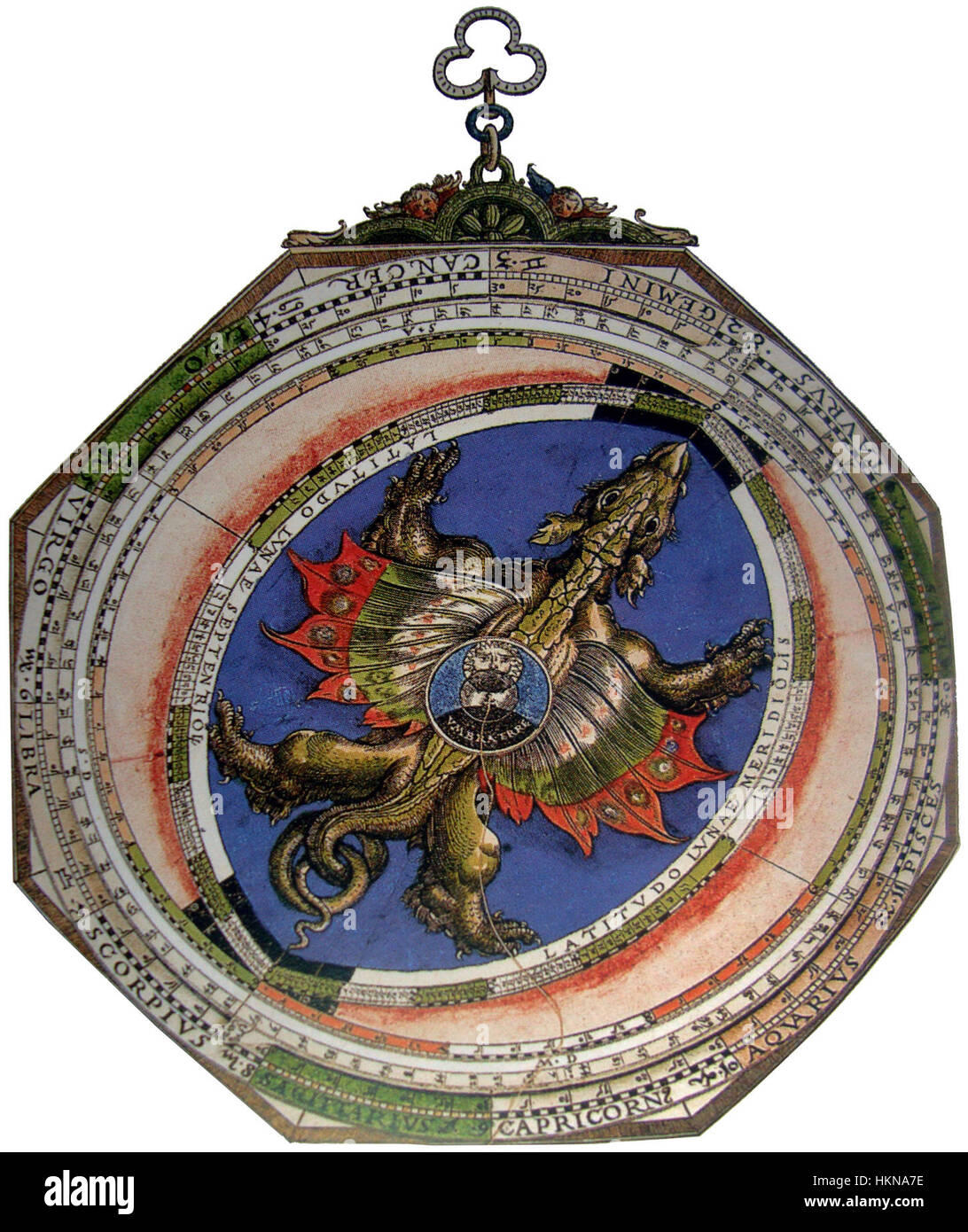 Das „Astronomicum Caesareum macrocosm“ ist eine historische astronomische Illustration, die die Himmelskörper in detaillierter Gravur zeigt. Das Stück ist Teil einer größeren Sammlung astronomischer Kunstwerke, die das Universum und seine Arbeiten in der Frühen Neuzeit dokumentieren sollten. Stockfoto