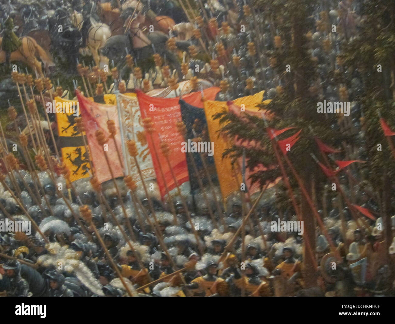 Die Issoschlacht von Albrecht Altdorfer zeigt die historische Schlacht zwischen Alexander dem Großen und Darius III. Im Jahr 333 v. Chr.. Altdorfers Werk zeigt anhand komplexer Details und einer dramatischen Komposition das Chaos und die Strategie der Kriegsführung und hebt gleichzeitig die Landschaft der Schlacht hervor. Stockfoto