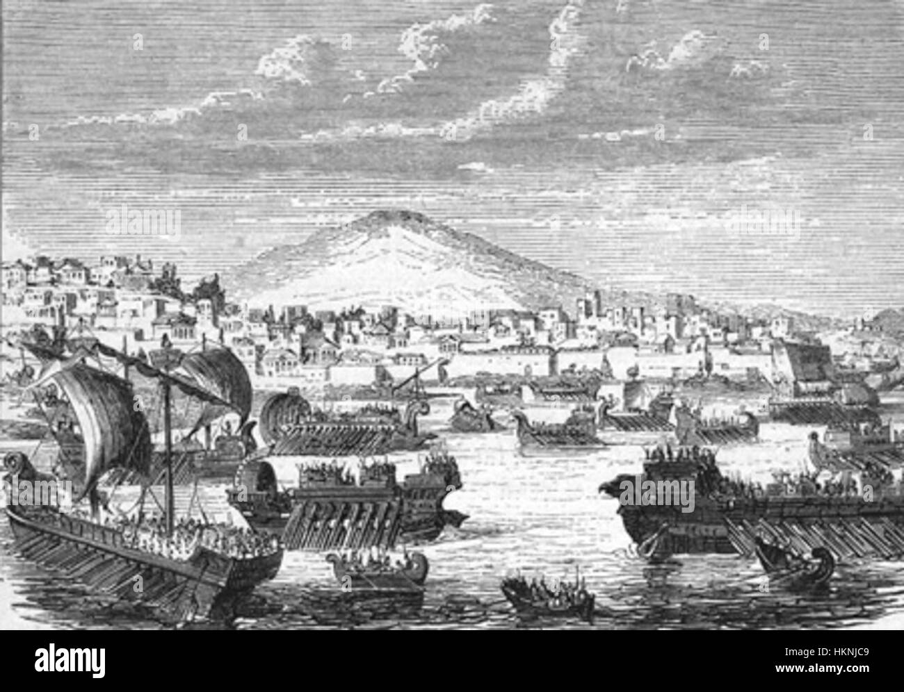 Diese Gravur zeigt einen wichtigen Moment in der Geschichte der Athener Marine während des Peloponnesischen Krieges, wobei der Schwerpunkt auf den Expeditionen der Athener Flotte nach Sizilien liegt. Das Kunstwerk spiegelt die Stärke der Marine und die strategische Bedeutung der militärischen Operationen Athens im 5. Jahrhundert v. Chr. wider. Stockfoto