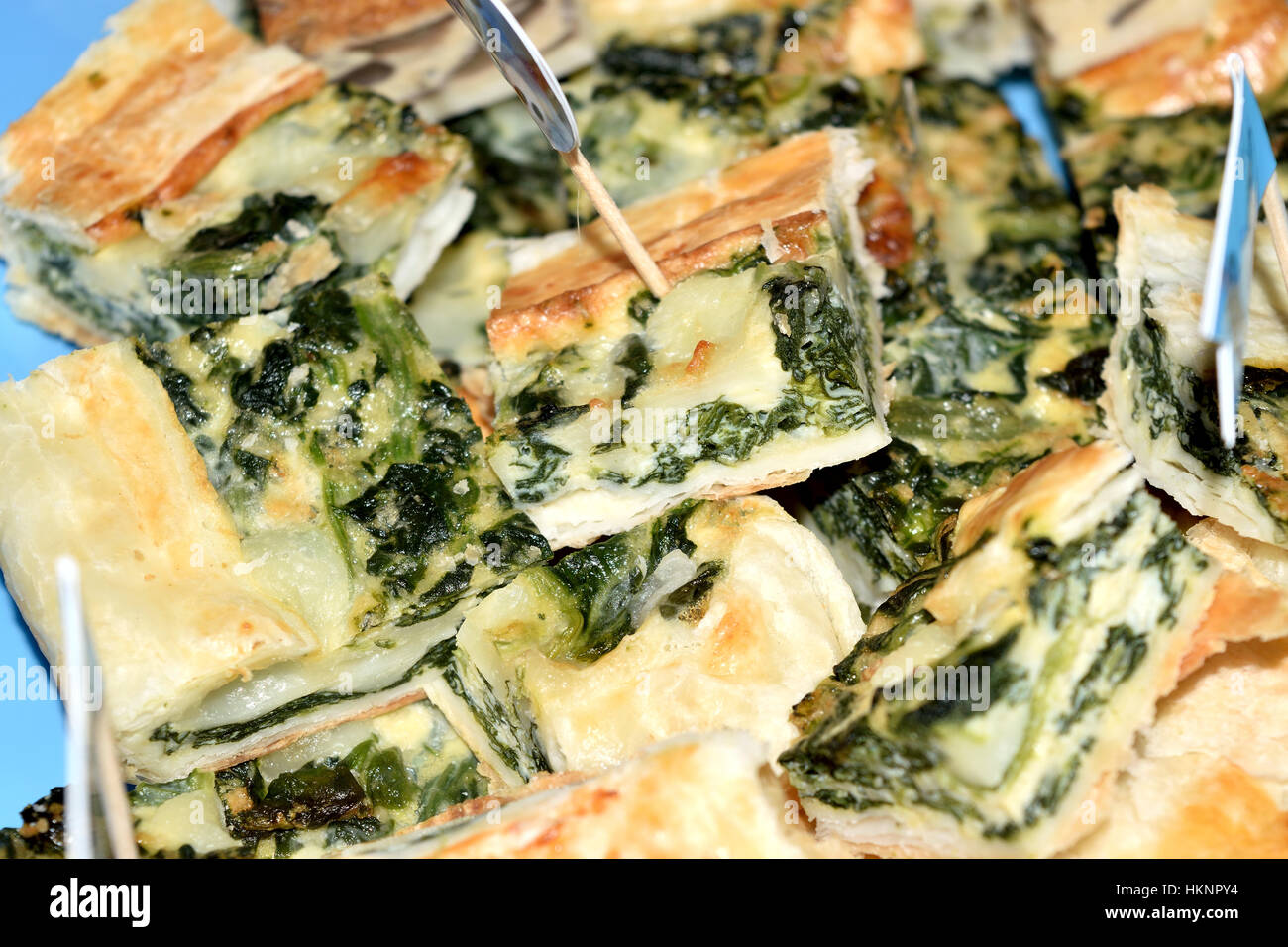 Blätterteig gefüllt mit Spinat und Ricotta-Käse Stockfoto