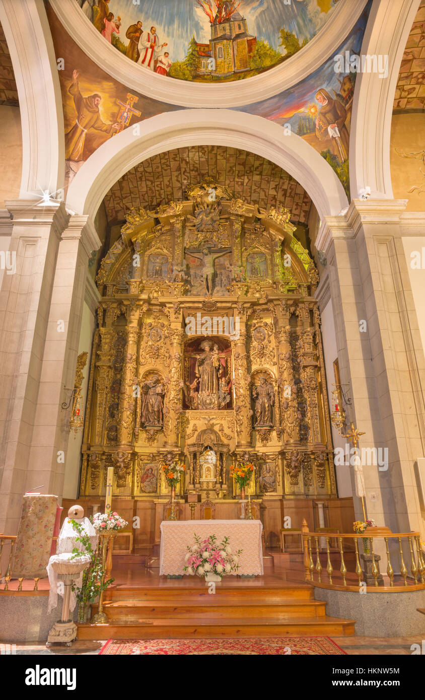 AVILA, Spanien, APRIL - 19, 2016: Der barocke Hauptaltar in der Kirche Convento San Antonio aus 18.cent. Stockfoto