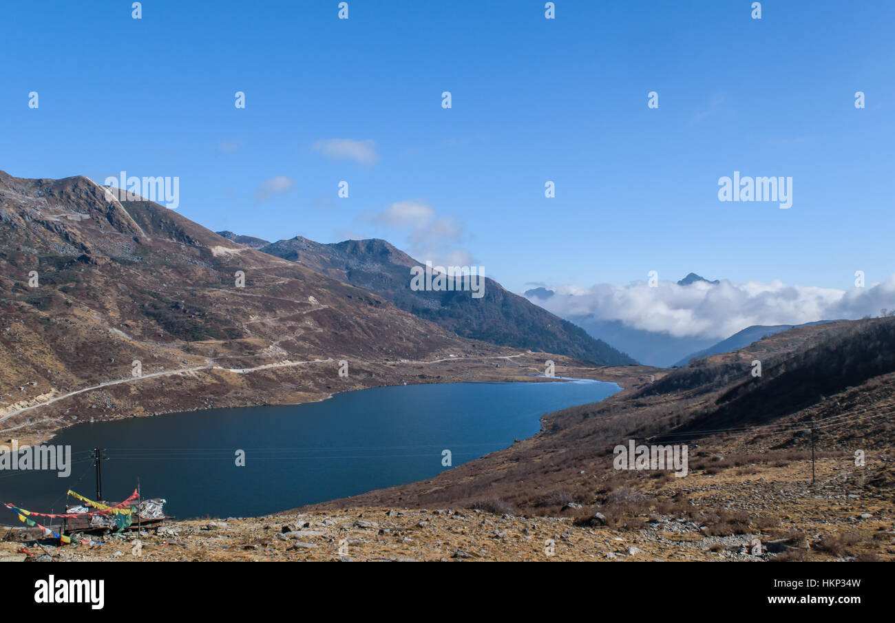 Kupup oder Elephant Lake. Es ist eines der heiligsten Seen von Sikkim, mit hohen Bergen und Tälern, die angrenzenden. Stockfoto