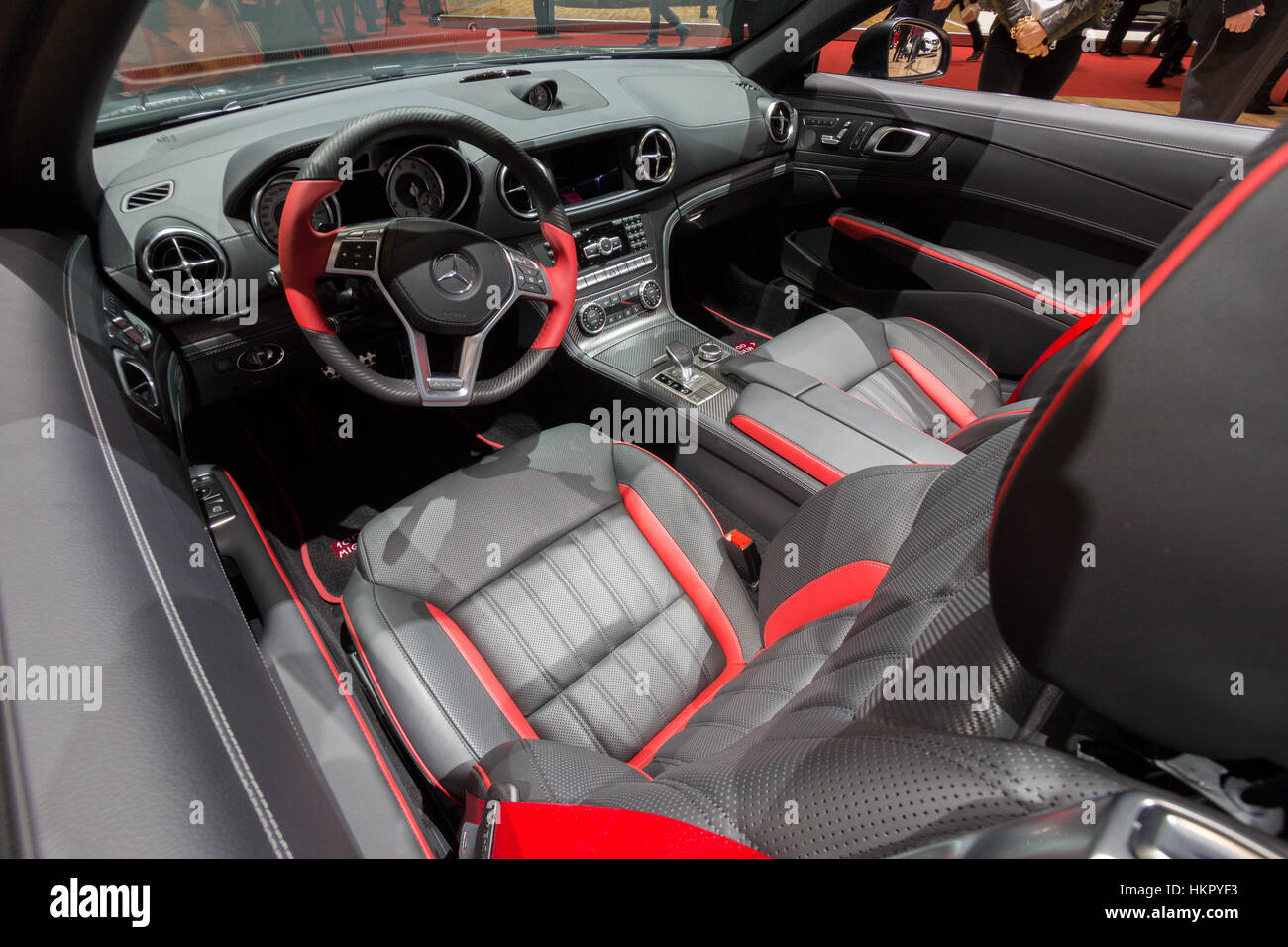 Genf, Schweiz - 4. März 2015: Innenraum der Mercedes-Benz SLK 200  CarbonLOOK Edition Faser auf der 85. Internationalen Genfer Automobilsalon  habe ich geschossen Stockfotografie - Alamy