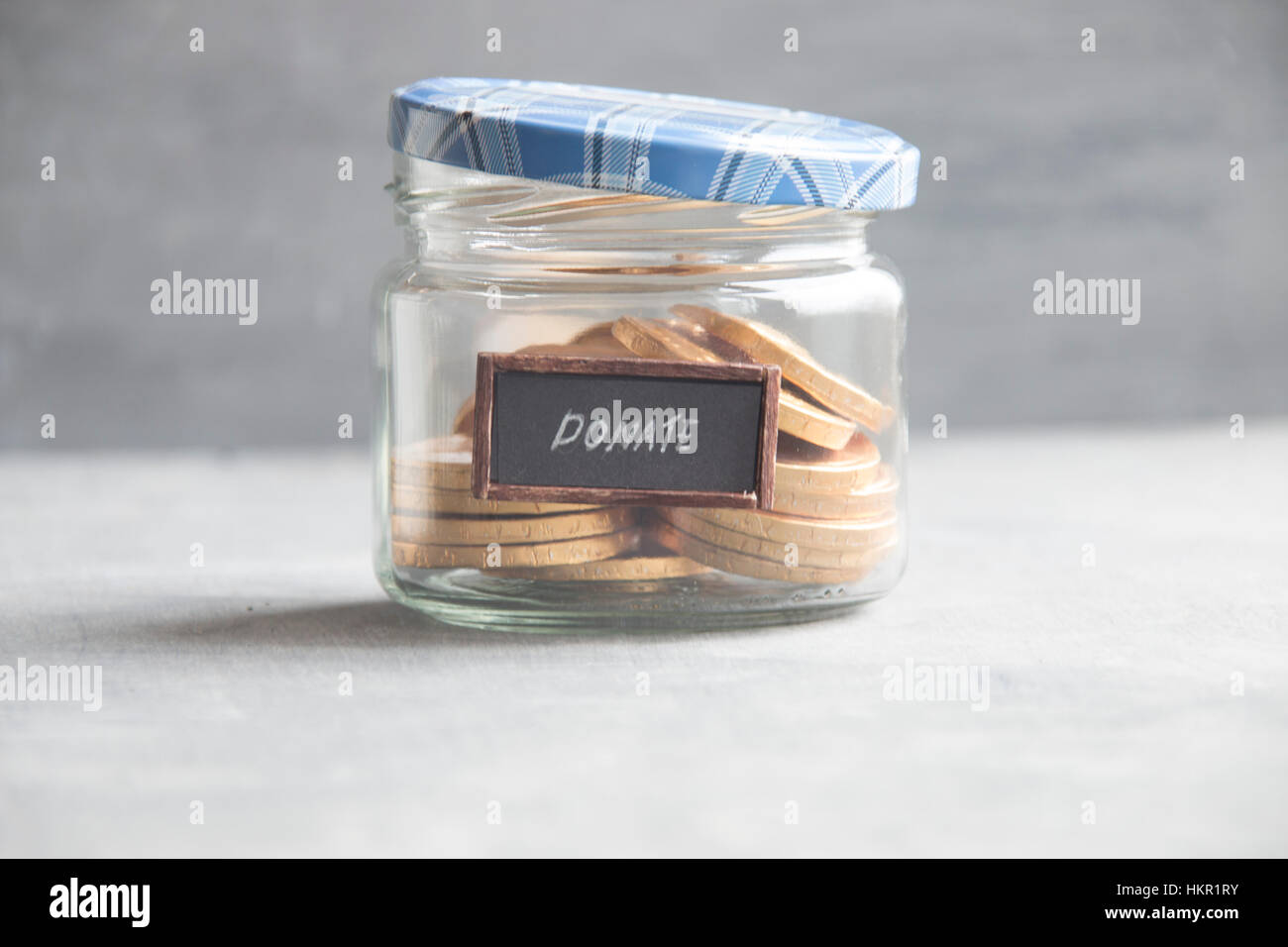 Spendenbox. Spenden Sie, die Geld-Idee. Stockfoto