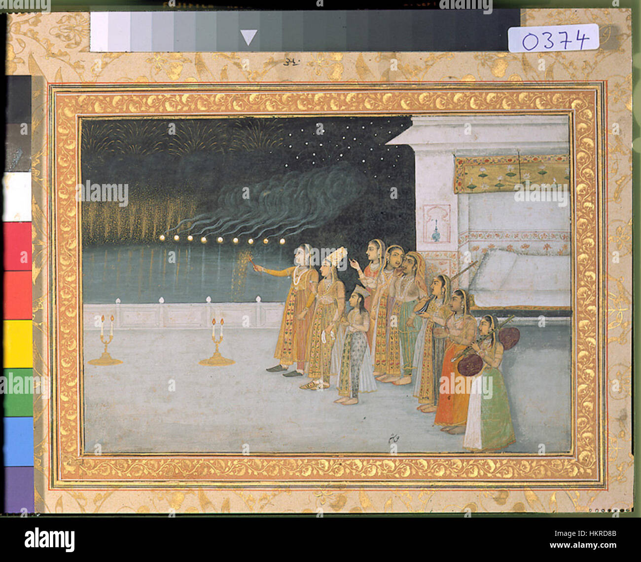 Dieses Kunstwerk mit dem Titel *Feiern mit Feuerwerk* fängt die lebendige Darstellung des Feuerwerks in einer festlichen Szene ein. Das Stück ist ein Ausdruck von Festlichkeit und Freude und zeigt eine Vielzahl von Farben und explosiven Lichtmustern in einer dynamischen Komposition. Stockfoto