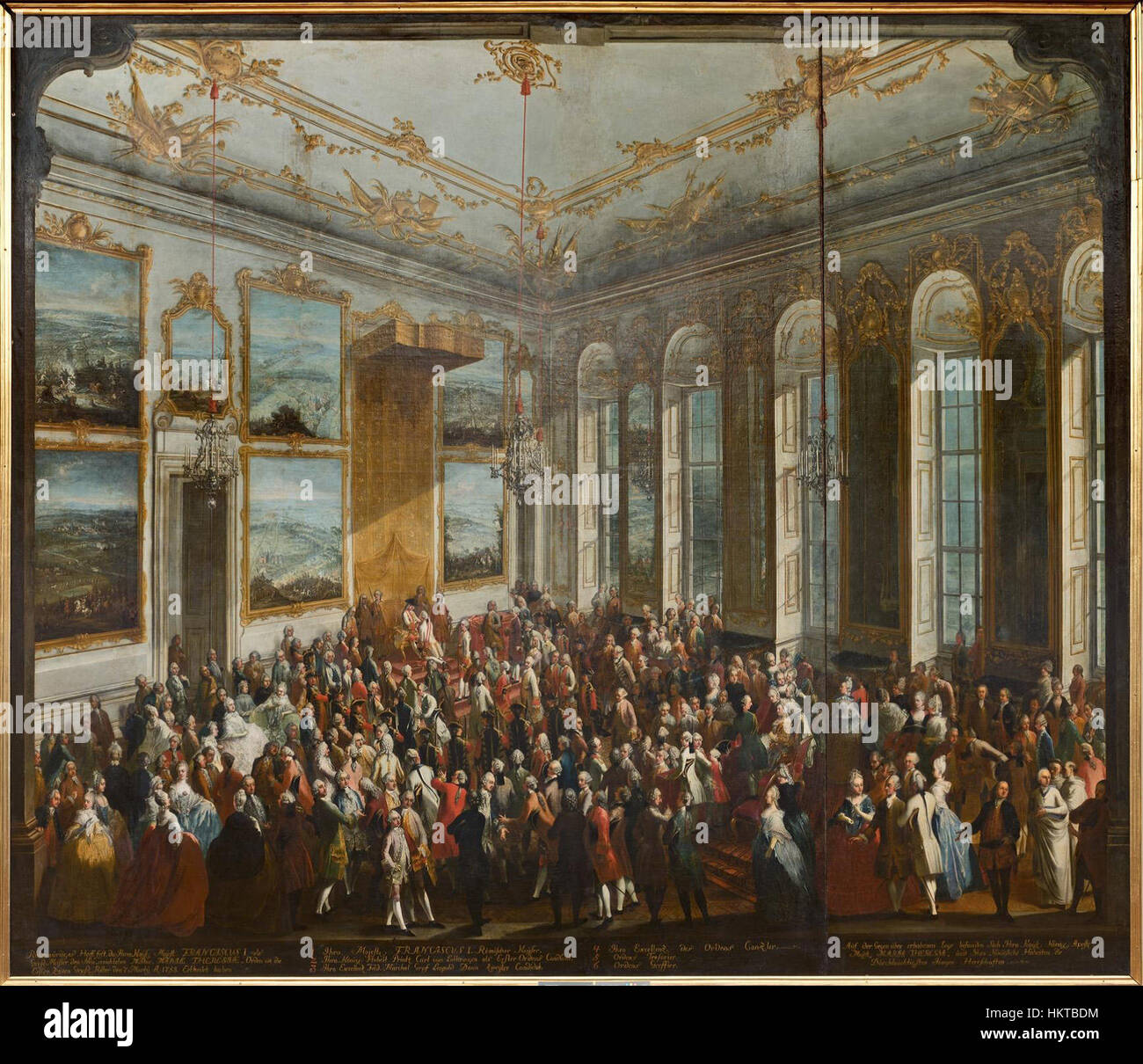 Dieses Kunstwerk erinnert an die erste Auszeichnung des Maria-Theresia-Ordens, ein wichtiges historisches Ereignis. Das Gemälde fängt die Bedeutung des Ereignisses und seine Verbindung zur Habsburgerdynastie und zum europäischen Adel im 18. Jahrhundert ein. Stockfoto