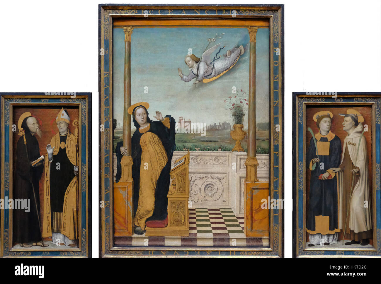 Das Triptychon F0380 von Braccesco im Louvre ist ein klassisches Beispiel religiöser Kunst der frühen Renaissance. Das Triptychon zeigt wichtige biblische Szenen und zeigt Braccescos Beherrschung der Perspektive und der religiösen Ikonographie. Stockfoto