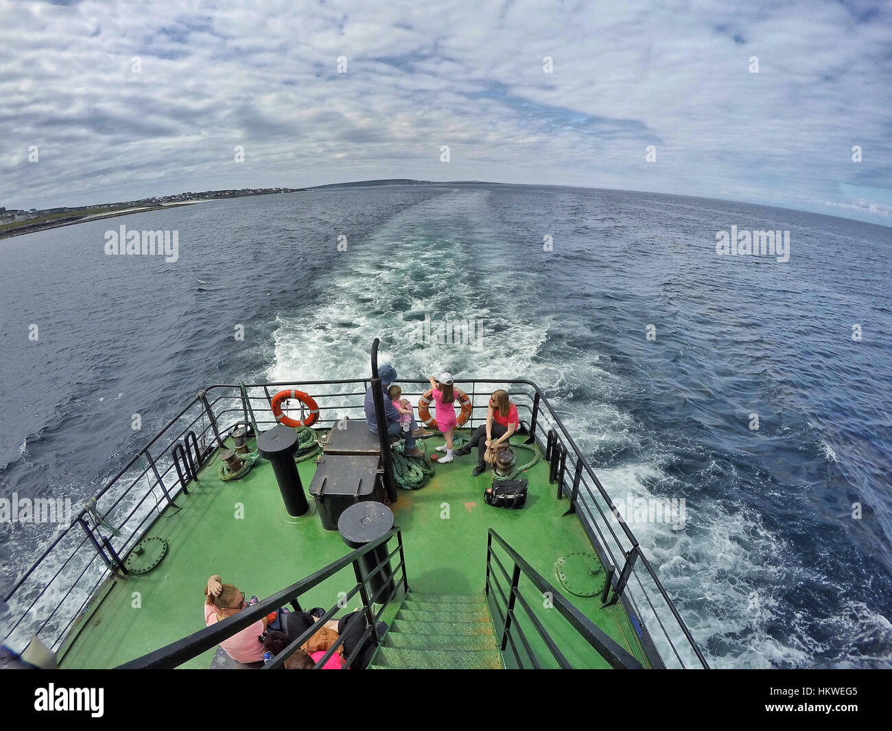 Die Passagierfähre verlassen Inisheer Insel bringen Touristen zurück in Doolin Stockfoto