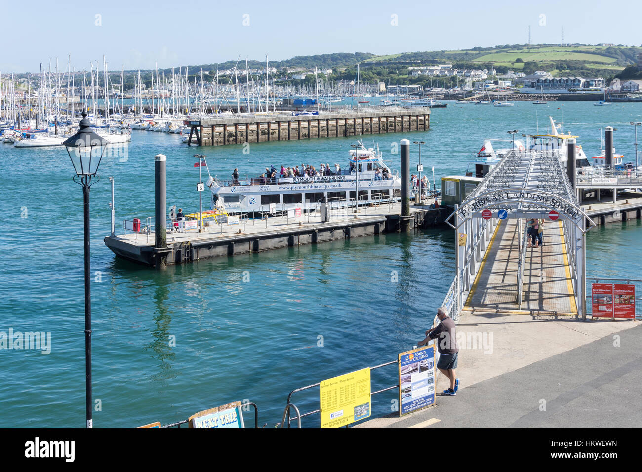 Barbican Bootssteg, der Yachthafen von Sutton Harbour, Plymouth, Devon, England, Vereinigtes Königreich Stockfoto