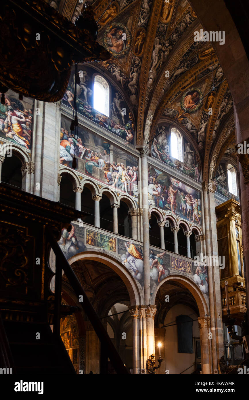 PARMA, Italien - 3. November 2012: Dekoration der Dom in Parma Stadt. Der Bau der Kirche wurde 1059 durch Bischof Cadalo begonnen und war c Stockfoto