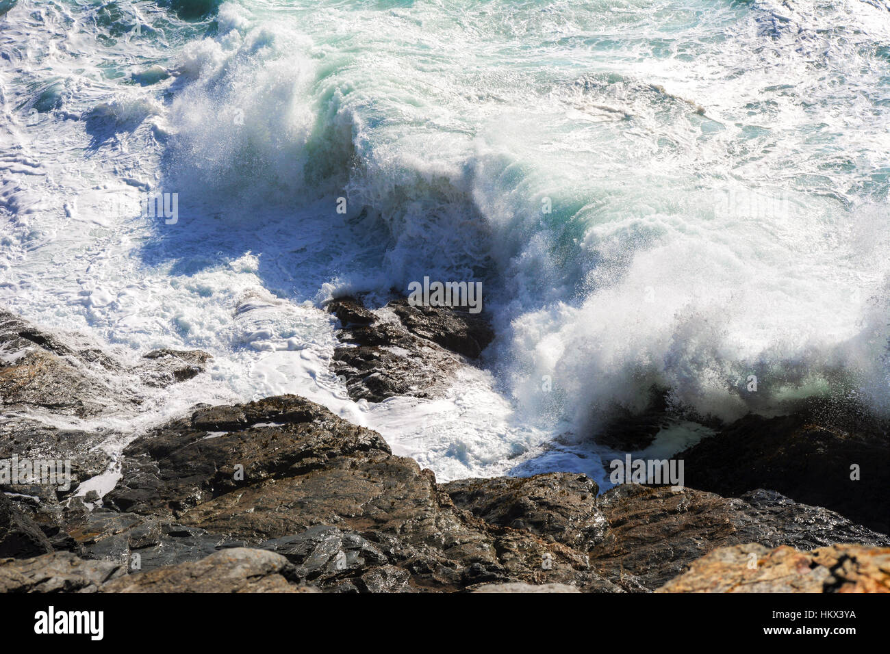 Wellen an der Küste, Trevose Head, Cornwall, England Stockfoto