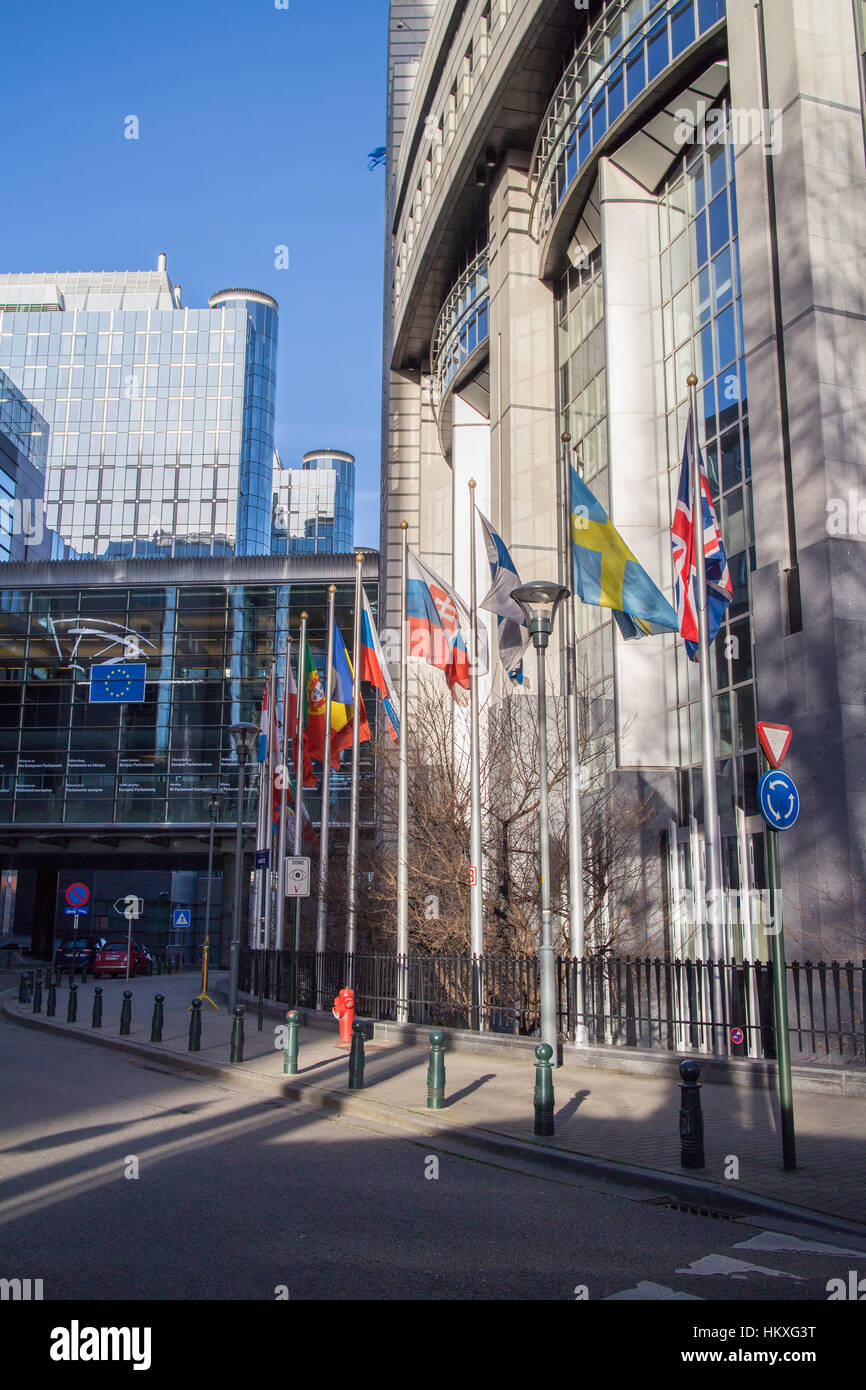 Europäischen Parlaments Türme und europäischen Flaggen in Brüssel, Belgien. Stockfoto