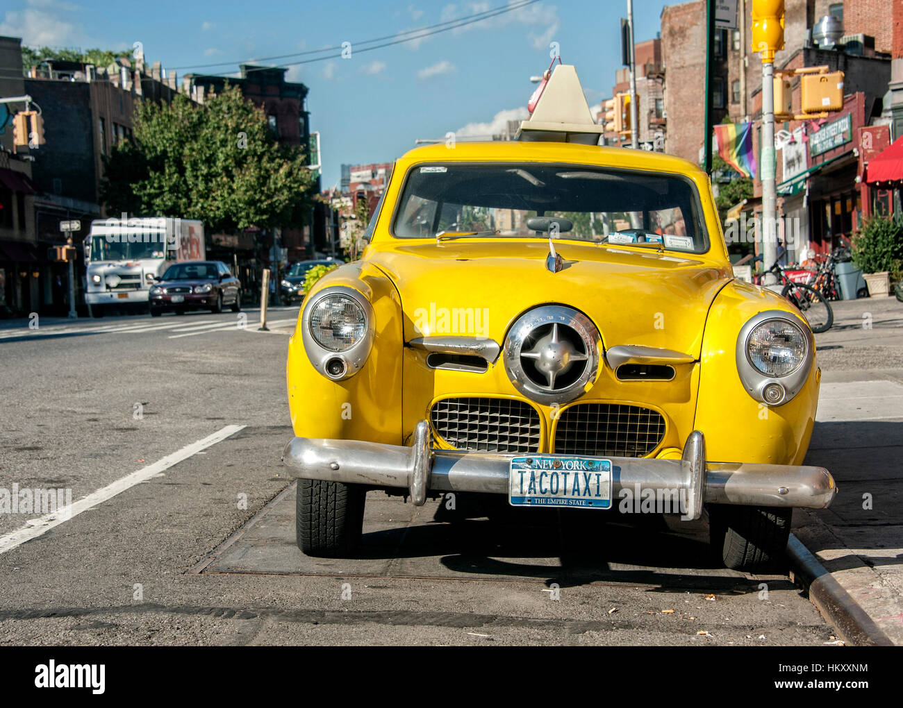 Studebaker Champion, Tacotaxi, Vintage Yellow Cab vor dem Restaurant Caliente Fahrerhaus, 7th Avenue South, Greenwich Village Stockfoto
