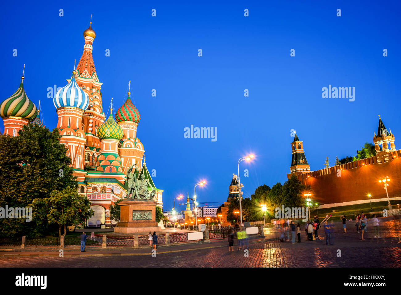 Basilius Kathedrale auf dem Roten Platz in der Nacht, Moskau, Russland Stockfoto