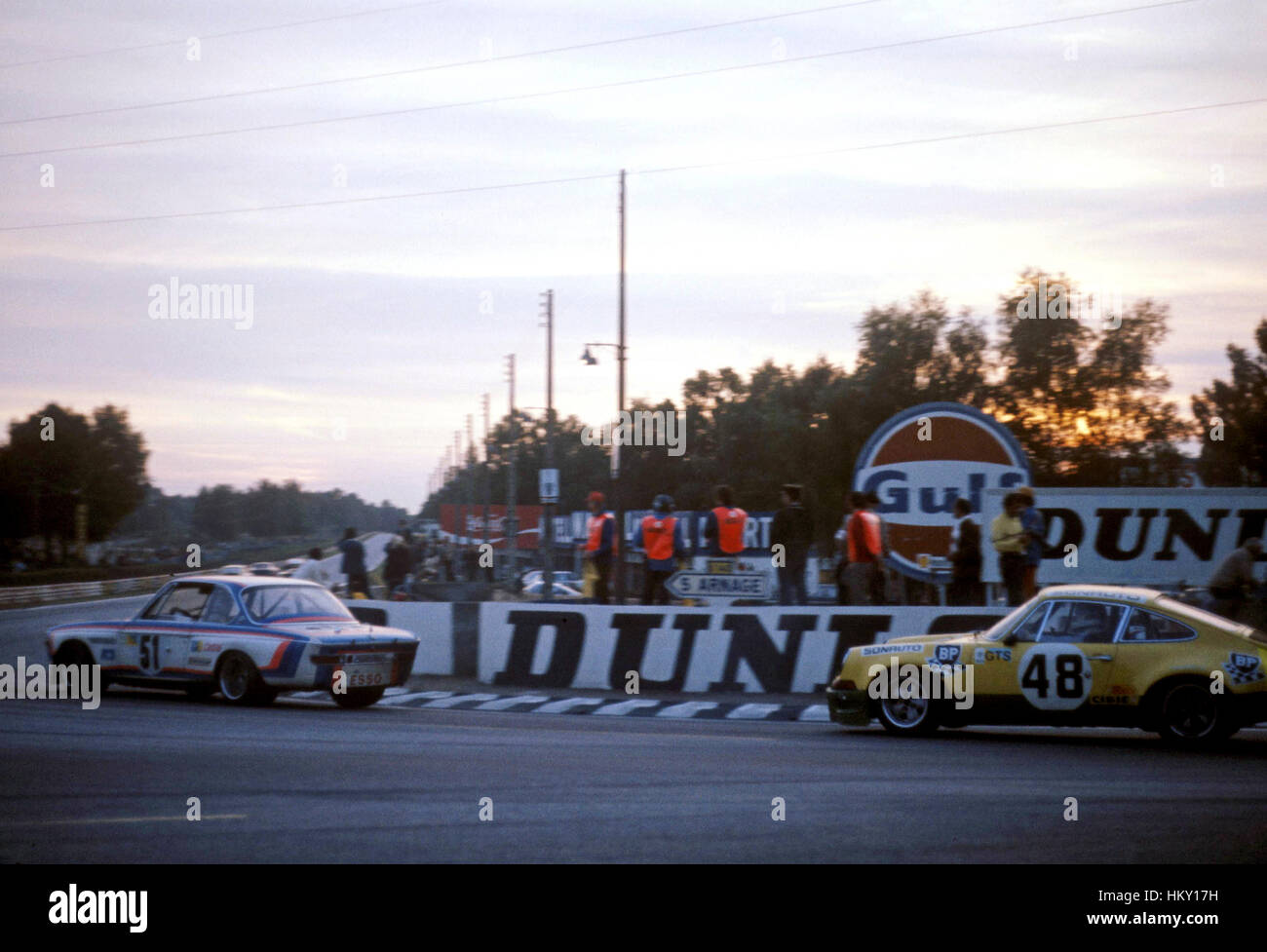 1973 Dieter Quester deutschen BMW 3.0 CSL 11. Peter Gregg U.S. Porsche 3.0 RSR 14. 24 Stunden Le Mans FL Stockfoto