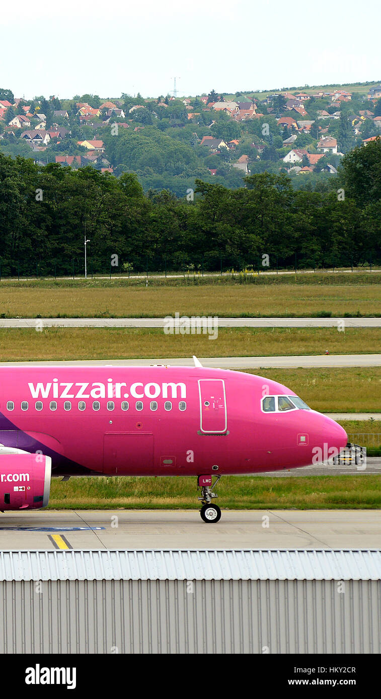 Airbus A 320 232 von Wizz Air in Ferenc Listz internationalen Flughafen Budapest Ungarn Stockfoto