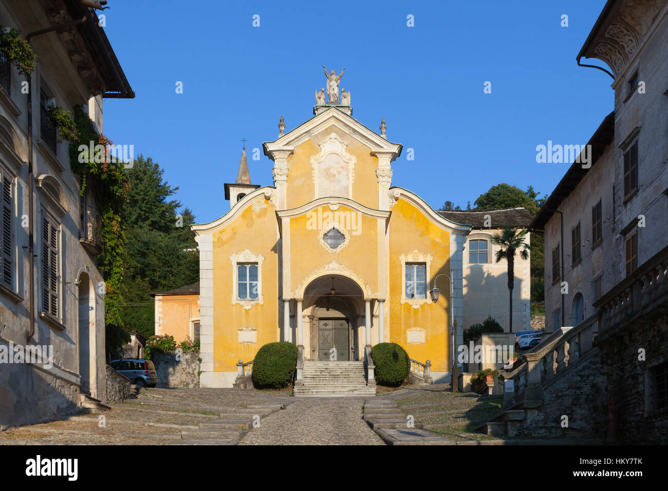 Chiesa Santa Maria Assunta (Heiligen Maria Himmelfahrt-Kirche). Orta San GIulio, Italien Stockfoto