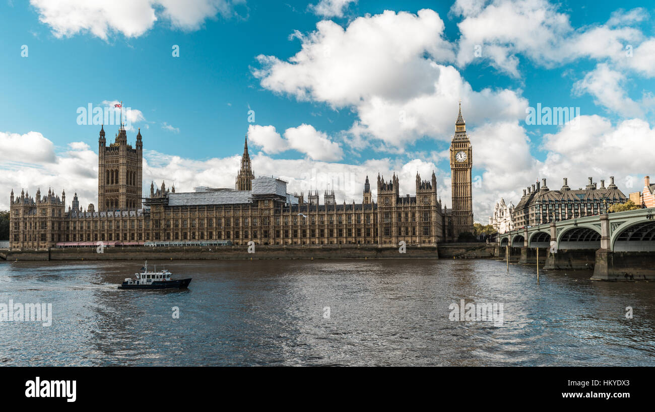 London, Vereinigtes Königreich - 18. Oktober 2016: Palace of Westminster oder House Of Commons und des House Of Lords. Parlament in London, Großbritannien Stockfoto