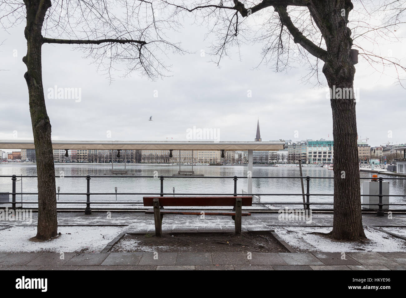 Hamburg (Deutschland) - Binnenalster, Neuer Jungfernstieg promenade Stockfoto