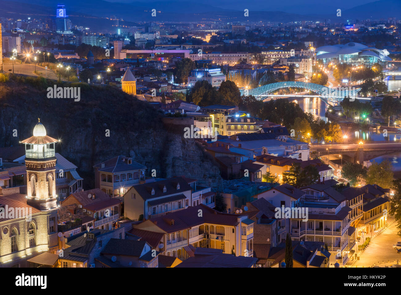 Übersicht über Tbilisi in der Morgendämmerung, Georgien, Kaukasus, Naher Osten, Asien Stockfoto