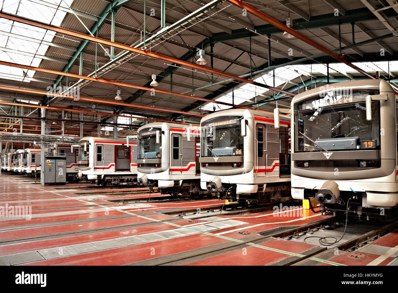 Prag, Tschechien - 17.September: Modernisierte u-Bahn Züge 81-71M im Depot Hostivař am Tag der offenen Tür in Verkehrsunternehmen der Hauptstadt Prag auf S Stockfoto