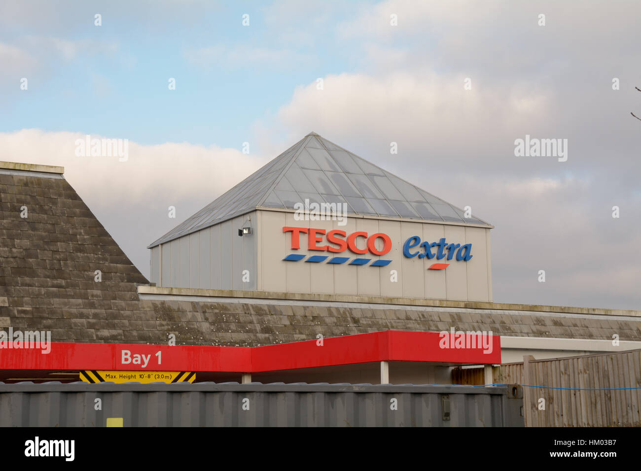 Extra Supermarkt Tesco Zeichen Stockfoto