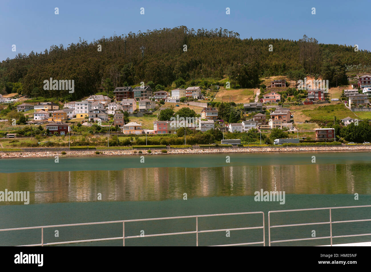 Mündung und Dorf, Viveiro, Lugo Provinz, Region Galicien, Spanien, Europa Stockfoto