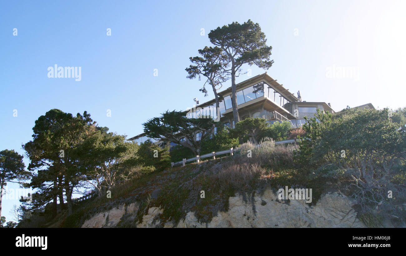CARMEL, Kalifornien, Vereinigte Staaten - 6. Oktober 2014: schöne Häuser in Pebble Beach Golf Course, der berühmte 17 Meilen Antriebsbereich gehört Stockfoto