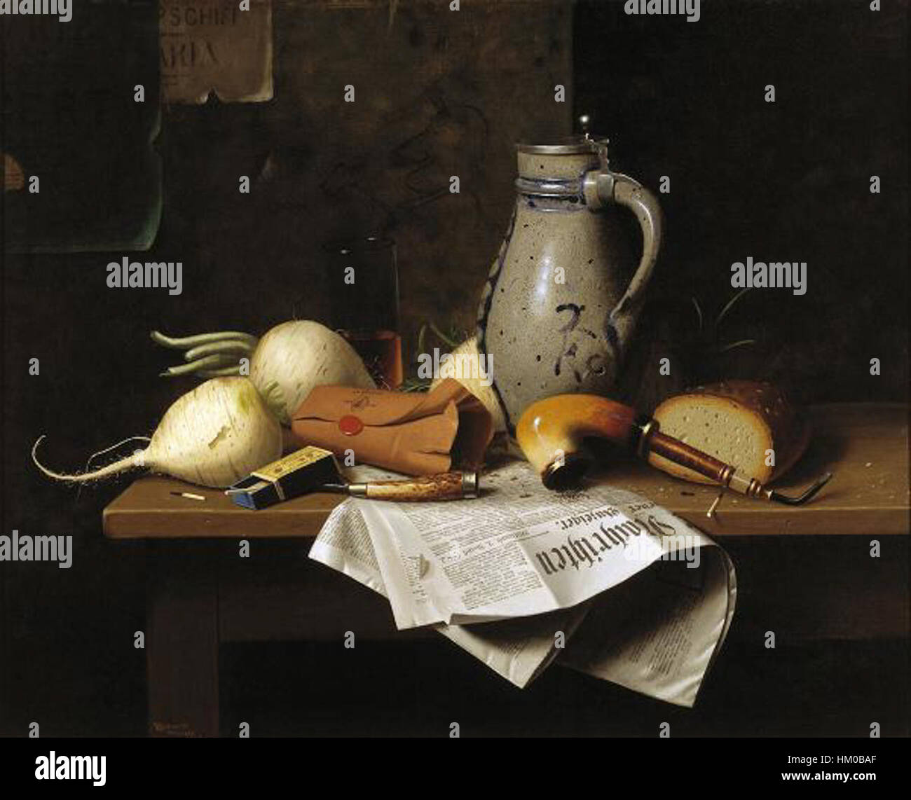 Stillleben, ein Gemälde von Harnett, einem amerikanischen Künstler, der für seinen Realismus bekannt ist, das im Kunstmuseum von Dallas ausgestellt ist und Details alltäglicher Objekte zeigt, wobei die Schönheit gewöhnlicher Dinge betont wird. Stockfoto