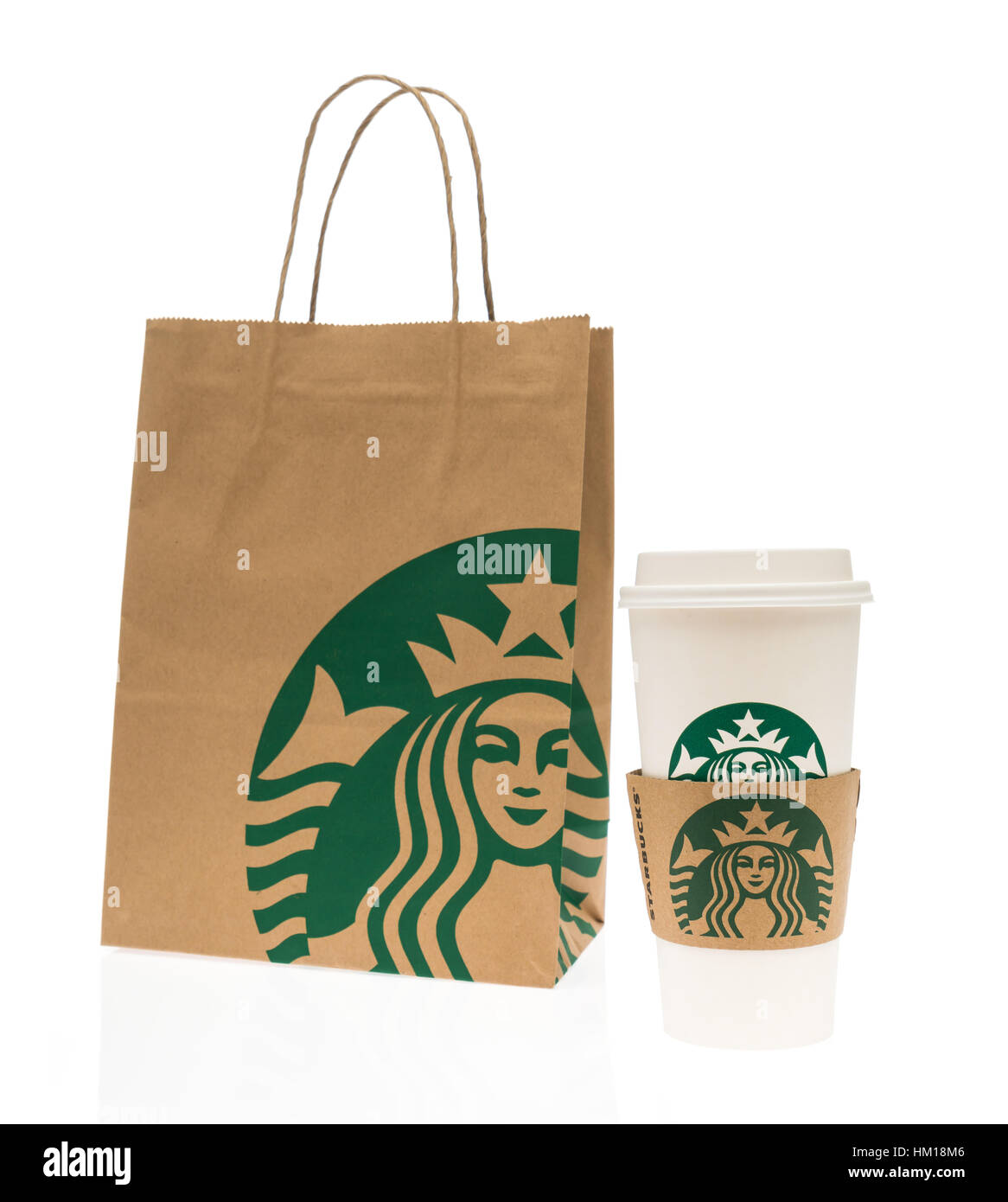 Loei, THAILAND - 23. September 2015: Papiertüte und Tasse Starbuck Kaffee gemischt Getränke bei Loei, Thailand. Stockfoto